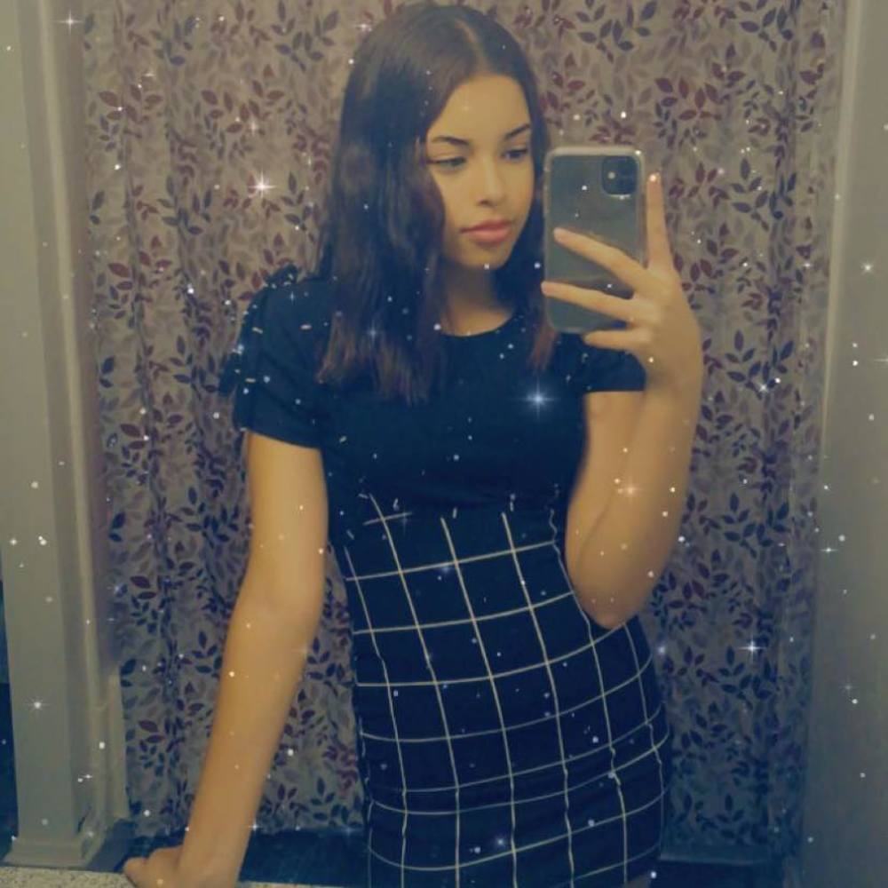 Meet your Posher, Andrea